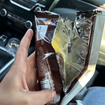 Sağlık Endişesi Yaratan Kırık Ve Kötü Kokulu Dondurma A101'den