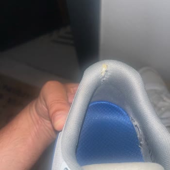 Skechers Ayakkabısında İç Astar Yırtıldı, Üretim Sorunu Olmadığı Söylendi