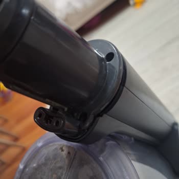 Philips 6000 Dikey Süpürge Sürekli Arızalanıyor Ve Bağlantısı Kırıldı, Değişim Talebi