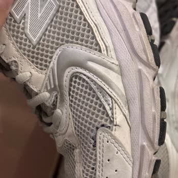 Sneaks Up Mağazalarındaki İletişim Sorunu Ve New Balance 530 Ayakkabısının Hızlı Yırtılması