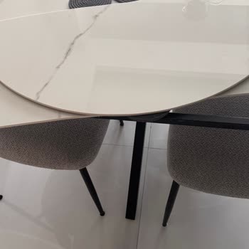 Denge Sorunu Olan Sandalyeler Ve Kırılan Masalar İçin Firma Destek Vermiyor