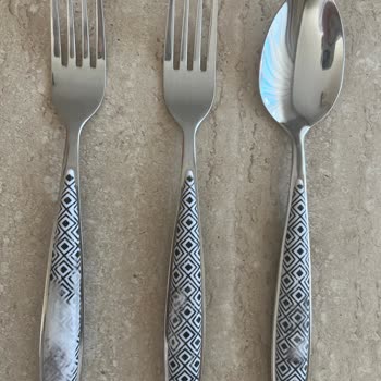 Limonla Temas Eden Çatal Takımının Deforme Olması Ve İade Reddi