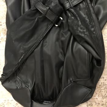 Trendyol'da Satın Alınan Stradivarius Trençkotta Renk Değişimi Ve Soyulma