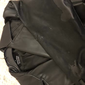 Trendyol'da Satın Alınan Stradivarius Trençkotta Renk Değişimi Ve Soyulma