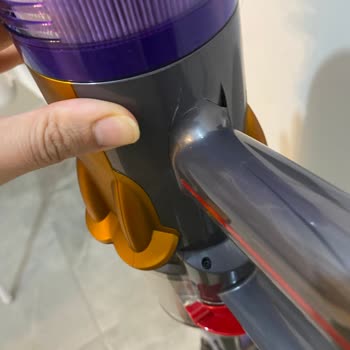 Şarj Ünitesinden Düşen Dyson V12 Çatlakları Garanti Dışı Ve Kullanıcı Hatası İddiası