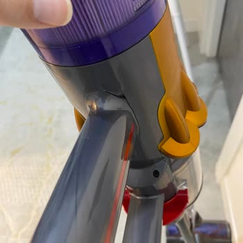 Şarj Ünitesinden Düşen Dyson V12 Çatlakları Garanti Dışı Ve Kullanıcı Hatası İddiası