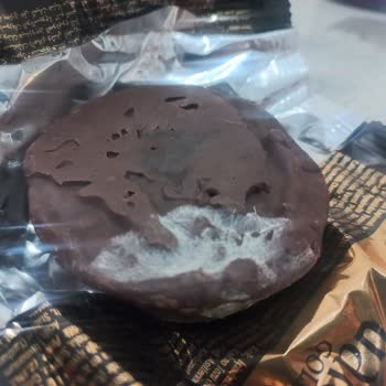 Torku Çikolatalı Kekte Küf Ve Pamukçuk Benzeri Oluşum Çocuk Güvenliğini Tehdit Ediyor