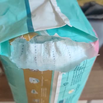Açılmış Ve Yırtık Bebek Bezi Paketi Teslim Edildi, Çözüm Bekliyorum