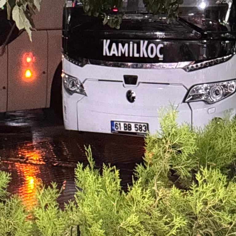 Kamil Koç Şoförü Ve Muavinin Kuşumu Bagaja Atma Tehdidi Ve Belge İhmaline Karşı Şikayet