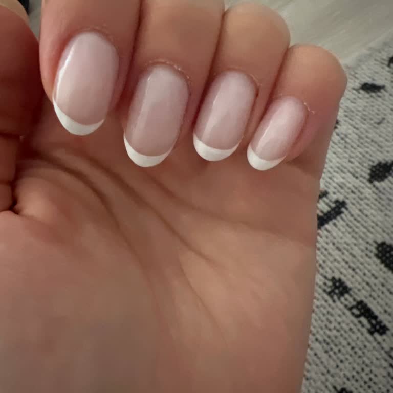 Anya Beauty Nail Art Studio Özensiz Manikür Ve Kalıcı Oje, 1.600 TL'ye Karşı Düşük Kalite