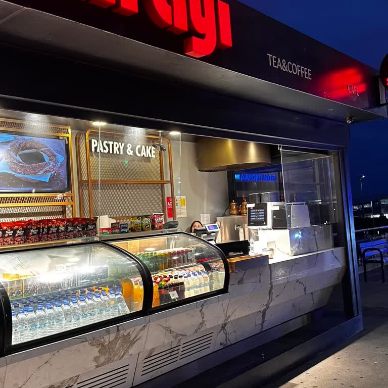 Sabiha Gökçen Simit Sarayı'nda Personelin Uyuklama Ve Kaba Tavırları