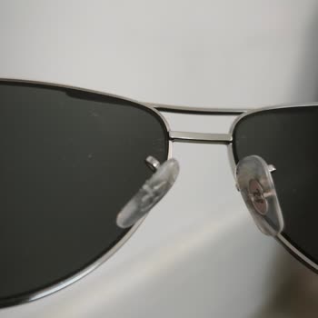 Rayban Gözlüğün Tekrarlayan Cam Sorunu Garanti Kapsamında Değerlendirilmeli
