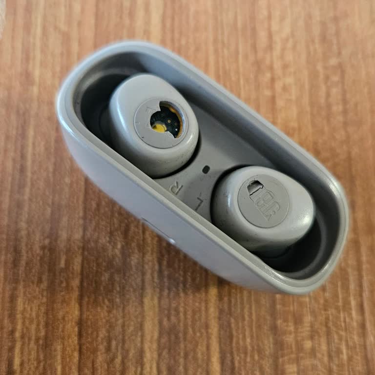 JBL Wave 100 TWS Tuş Bölümü Sertleşip Parçalanıyor