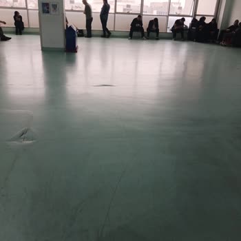 Kardiyoloji Bekleme Alanındaki Kalabalık Ve Yatak Eksikliği Hastaları Zor Duruma Düşürüyor