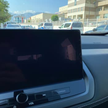 Nissan Qashqai Multimedya Ekranında Sürekli Atma Sorunu Garanti Kapsamında Değişim İsteği