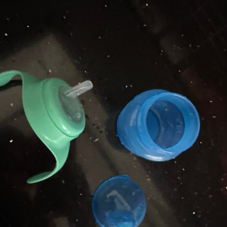 Avent Bebek Suluğunda Şiddetli Plastik Kokusu Kullanılamaz Hale Getirdi