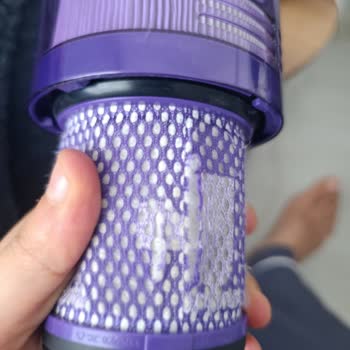 Dyson V12 Servisinde Kullanılmış Gövde Ve Çıkarılamayan Hazne