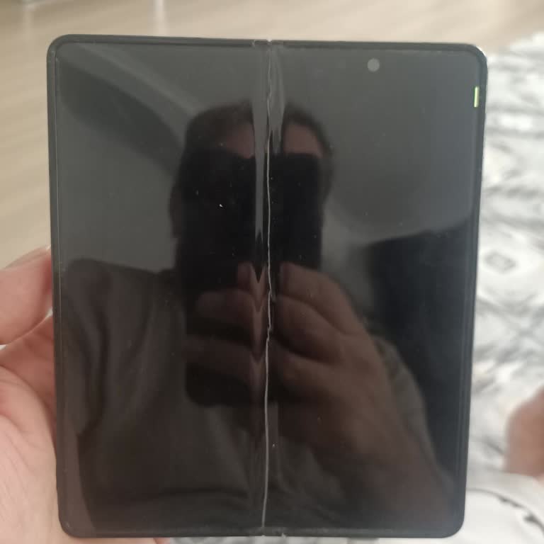 Media Markt Samsung Z Fold 4 Orta Ekran Arızası Tekrarlıyor, Garanti Dışı Ücretsiz Değişim Talebi