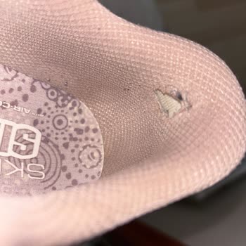 Skechers Ayakkabısında Topuk Yırtılması Üretim Kusuru Şikayeti Reddedildi