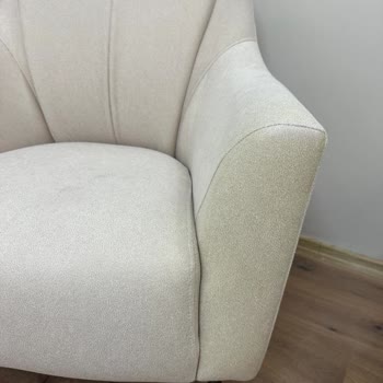 Teslim Edilen Koltukların Renk Sorunu Ve Uzun Süreli Yanıtsızlık