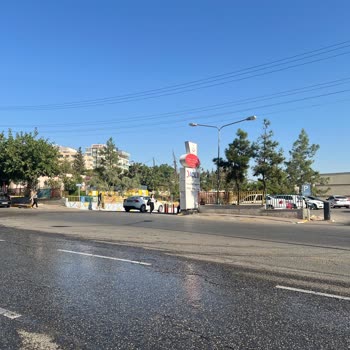 Şanlıurfa Hastane Girişi Yokuşunda Aşırı Hızlı Araçlar Can Güvenliğini Tehdit Ediyor