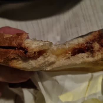 Shell Mikrodalga İle Aşırı Isıtılmış Deli2GO Kaşarlı Tostta Sağlık Riski ve Ekipman Eksikliği