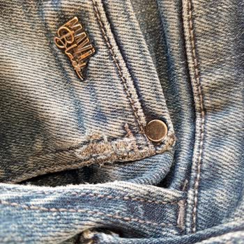 Mavi Jean'in Kısa Sürede Aşınması Ve İade Talebi
