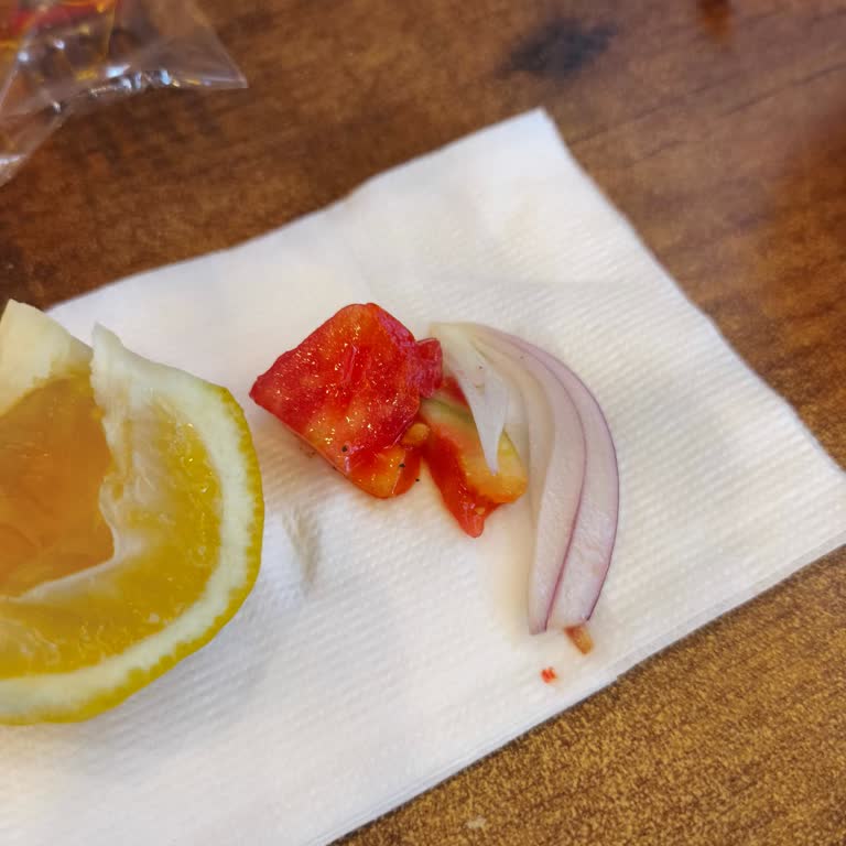Aşırı Yağlı Köfteler Ve Çiğ Salata Sağlığımızı Tehlikeye Attı