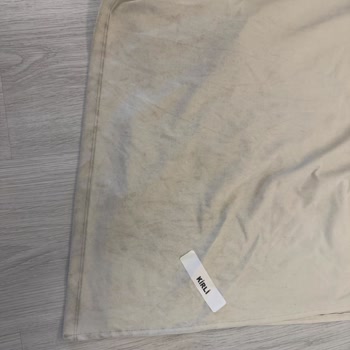 Kirli Etiketi Olan Elbisenin Acil Değişim İsteği