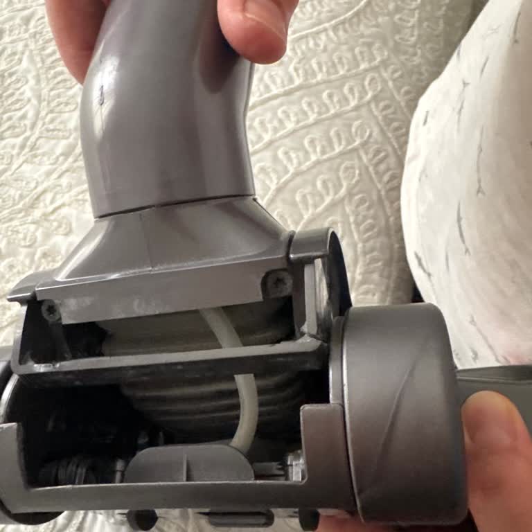 Dyson Süpürge Başlığının Kırılması Ve Garanti Reddi
