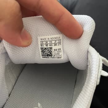 Adidas Superstar Ayakkabısında Renk Ve Üretim Farklılığı, Değişim Talebi