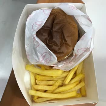 Trendyol’da Yanıltıcı Görseller Ve Kalitesiz Burger