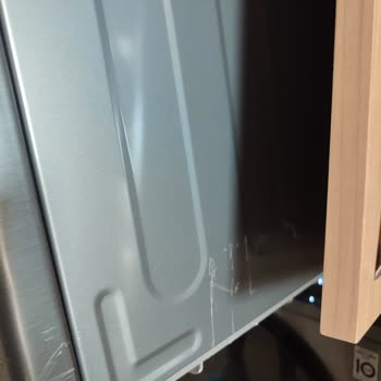 LG Çamaşır Makinesindeki Titreşim Sorunu Ve Servis Çizikleri