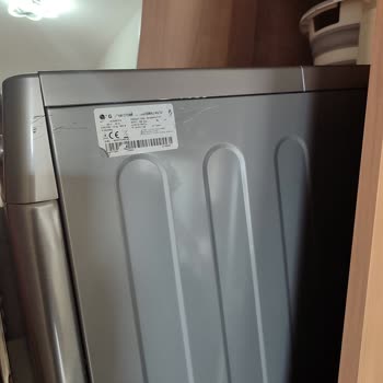 LG Çamaşır Makinesindeki Titreşim Sorunu Ve Servis Çizikleri
