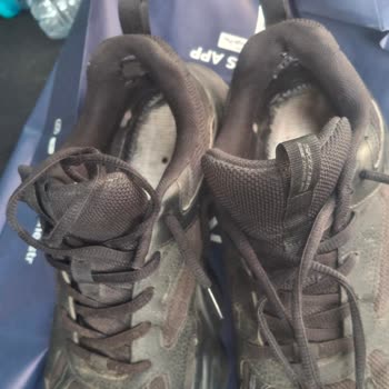Skechers Ayakkabısının İç Astarının Hızlı Yırtılmasına İade Reddi