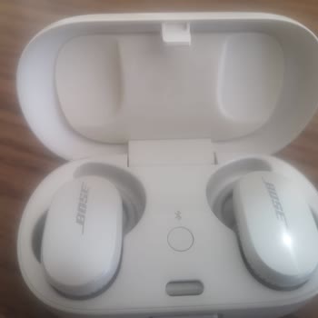 Amazon Ignores Defective Bose QuietComfort Earbuds Replacement Request