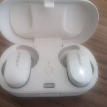 Amazon Ignores Defective Bose QuietComfort Earbuds Replacement Request