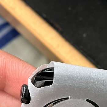 Apple Watch Değişiminde Çizik Ürün, Yetkili Servis Ve Kargo Sorunu