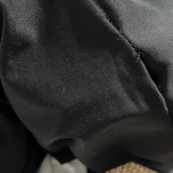 Manuka'dan Alınan Mayo Pantolon Dikişleri İlk Kullanımda Söküldü, Mağaza Çözüm Sunmadı