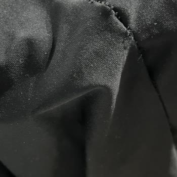 Manuka'dan Alınan Mayo Pantolon Dikişleri İlk Kullanımda Söküldü, Mağaza Çözüm Sunmadı
