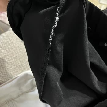 Manuka'dan Alınan Mayo Pantolon Dikişleri İlk Kullanımda Söküldü, Mağaza Çözüm Sunmadı
