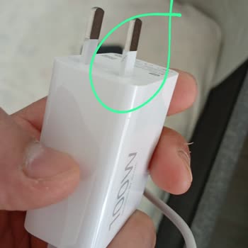 Kırık Şarj Aleti Ve Donan Telefon İçin Satıcı Sözünü Tutmadı