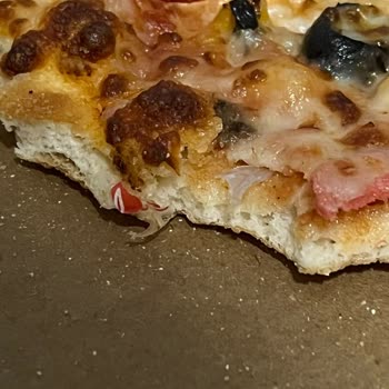 Çocuğumun Pizzasında Keskin Yabancı Madde Bulunması Ve Müşteri Hizmetlerinden Yanıt Almama