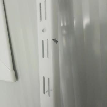 Acar Raf Ürünündeki Boya Lekesi Ve Ciddiyetsiz Müşteri Hizmetine Karşı Kırgınlık