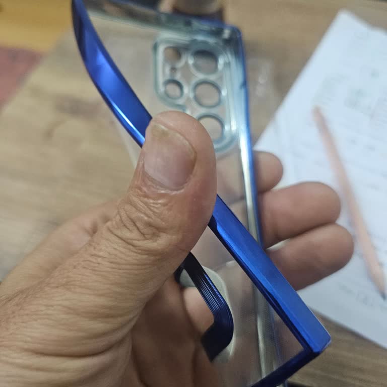 Reklamda Gösterilen Metal Kılıf Yerine Şeffaf Kılıf Teslim Edildi