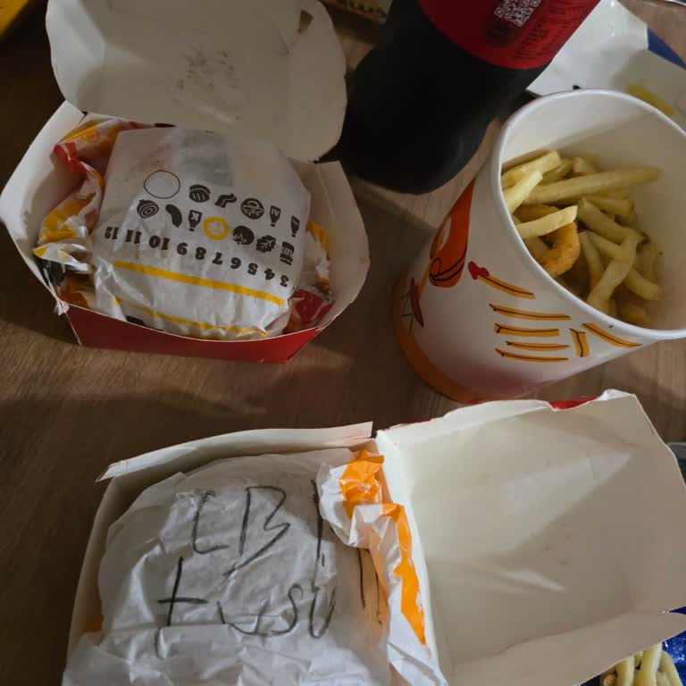 Eksik Hamburger Ve Çiğ Patates Nedeniyle Ücret İadesi Talebi