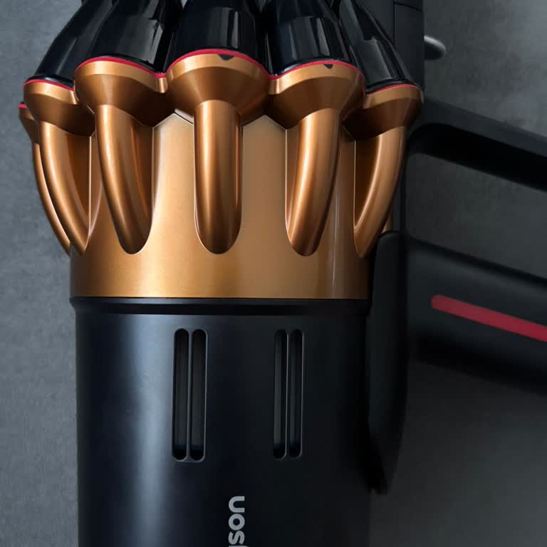 Boya Kusurlu Dyson V16 Süpürge Değişim Reddi