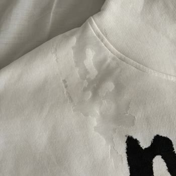 Dolap Üzerinden Defolu Sweatshirt Ve Satıcı Yanıt Almama