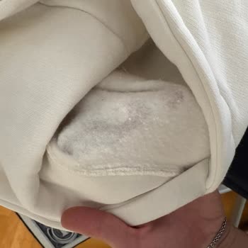 Dolap Üzerinden Defolu Sweatshirt Ve Satıcı Yanıt Almama