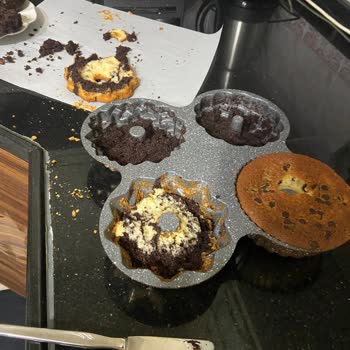 İki Yıllık Garantili Yapışmaz Kek Kalıbı Kısa Sürede Sorun Yaşattı